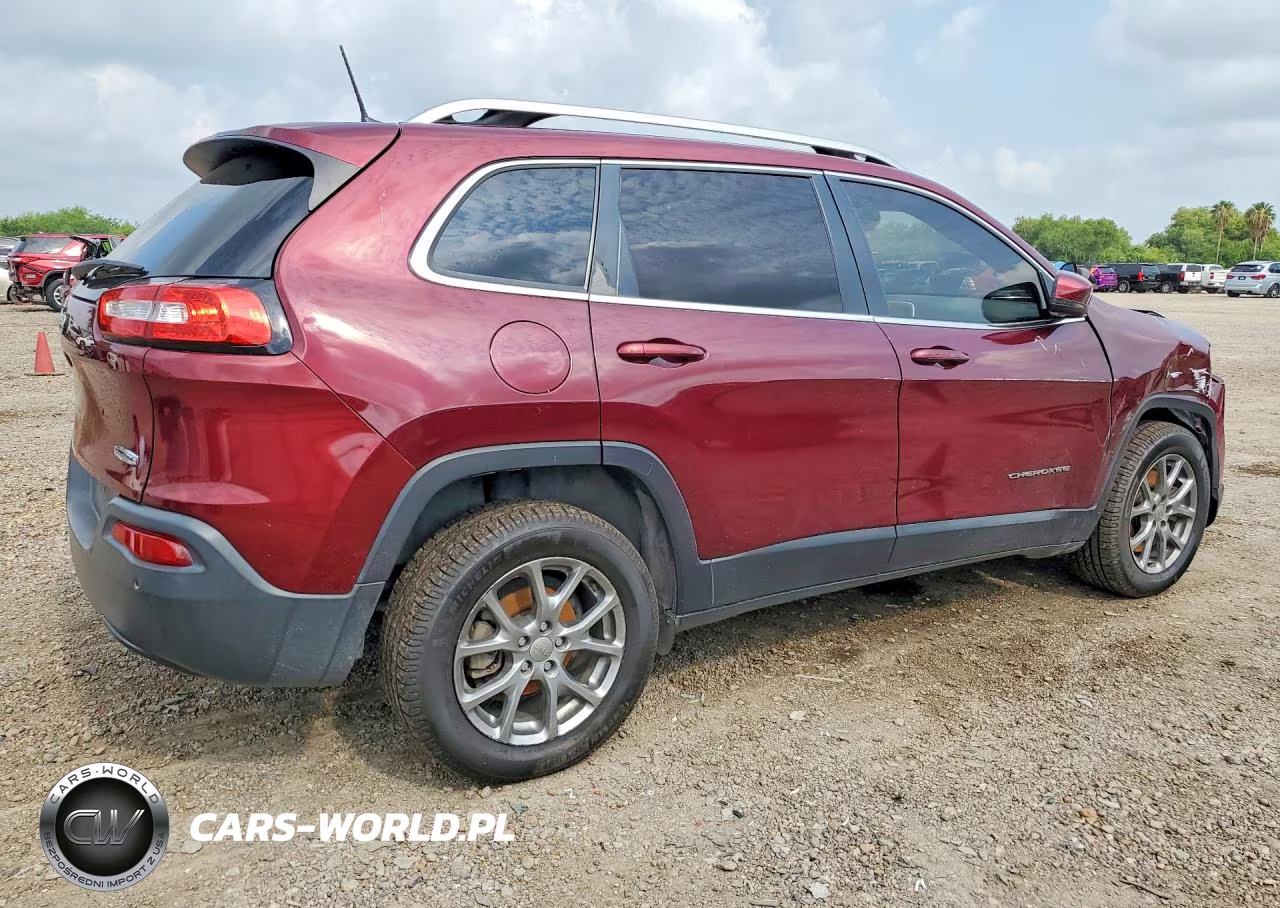 2018 Jeep Cherokee Latitude Plus VIN:1C4PJLLB5JD615681 - 3
