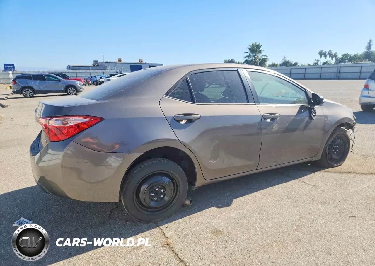 2017 Toyota Corolla Le VIN:5YFBURHE5HP734216 - 3