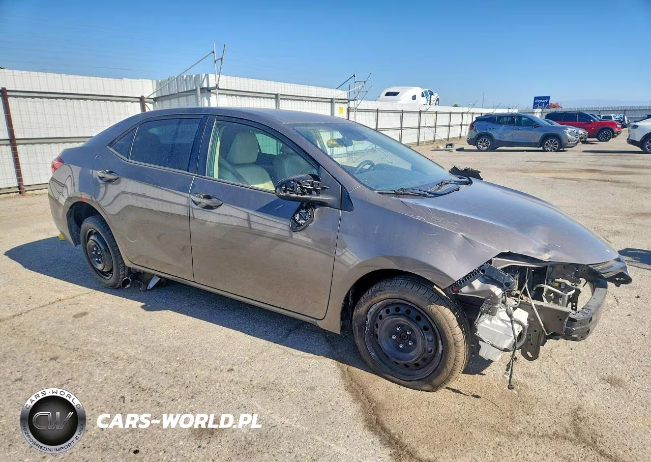 2017 Toyota Corolla Le VIN:5YFBURHE5HP734216 - 4