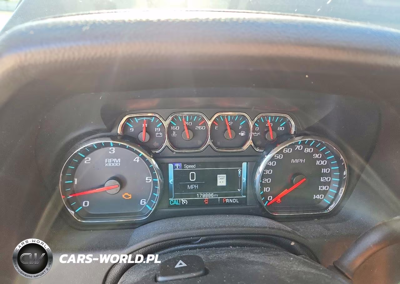 2018 Chevrolet Suburban K1500 Lt VIN:1GNSKHKC6JR381186 - 9
