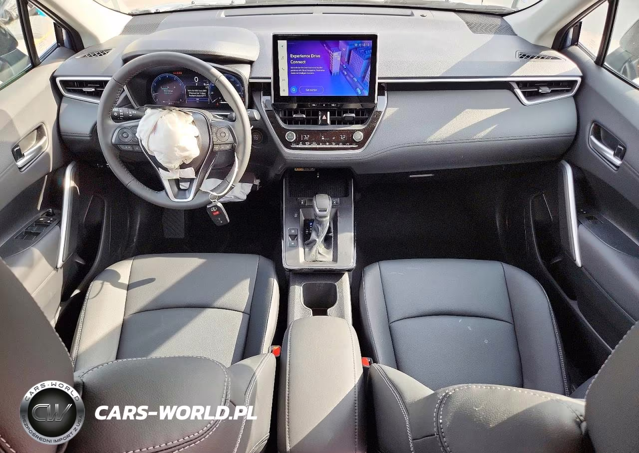 2026 Toyota Corolla Cross Xle VIN:7MUEAAAG7TV182629 - 8