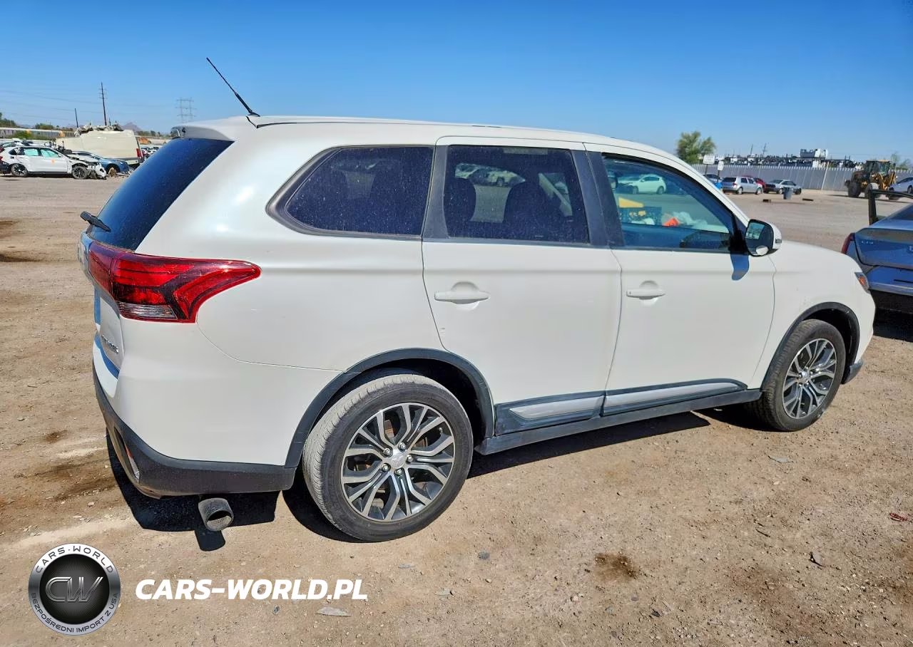 2016 Mitsubishi Outlander VIN:JA4AD3A30GZ013205 - 3