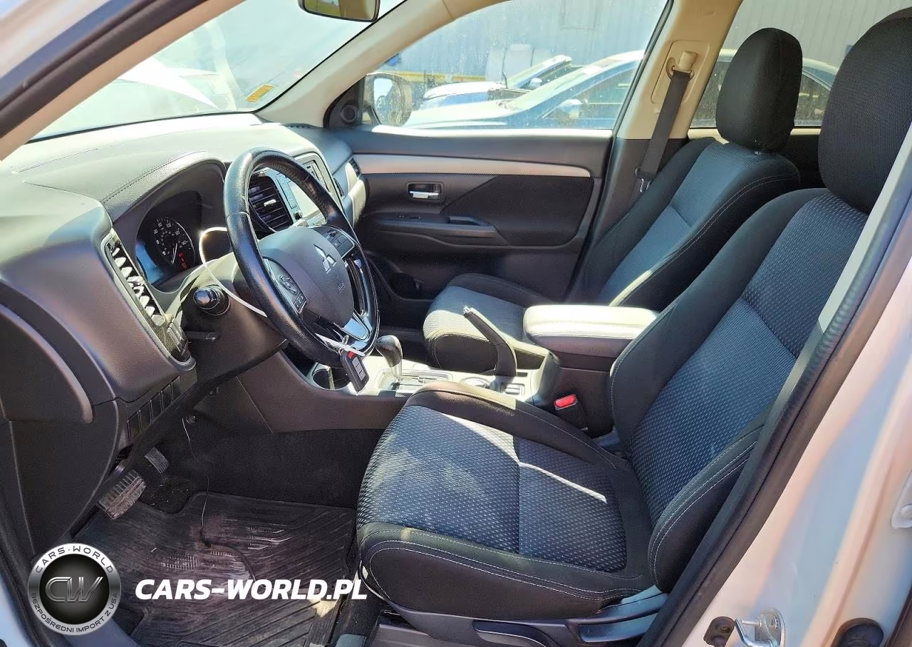 2016 Mitsubishi Outlander VIN:JA4AD3A30GZ013205 - 7