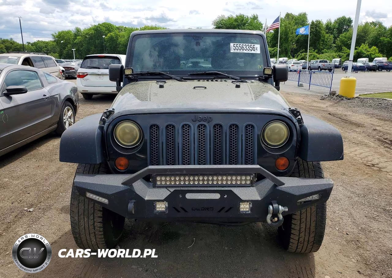 2013 Jeep Wrangler Unlimited Sahara VIN:1C4HJWEG0DL625852 - 5