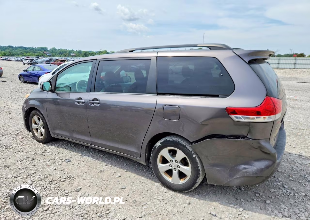 2013 Toyota Sienna Le VIN:5TDKK3DC4DS381203 - 2