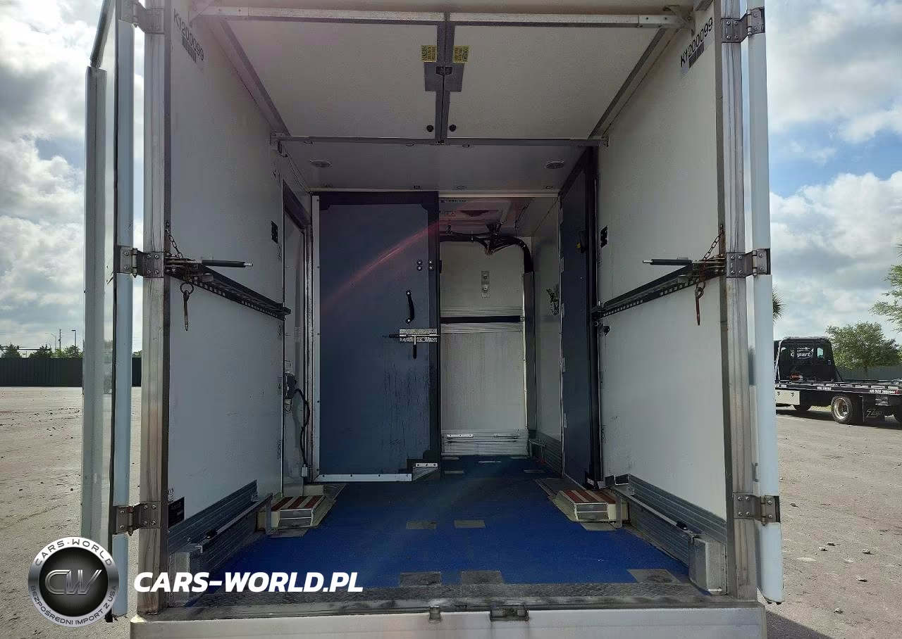 2020 Ford Transit Delivery Truck VIN:1FDBW5Z87LKB07483 - 10