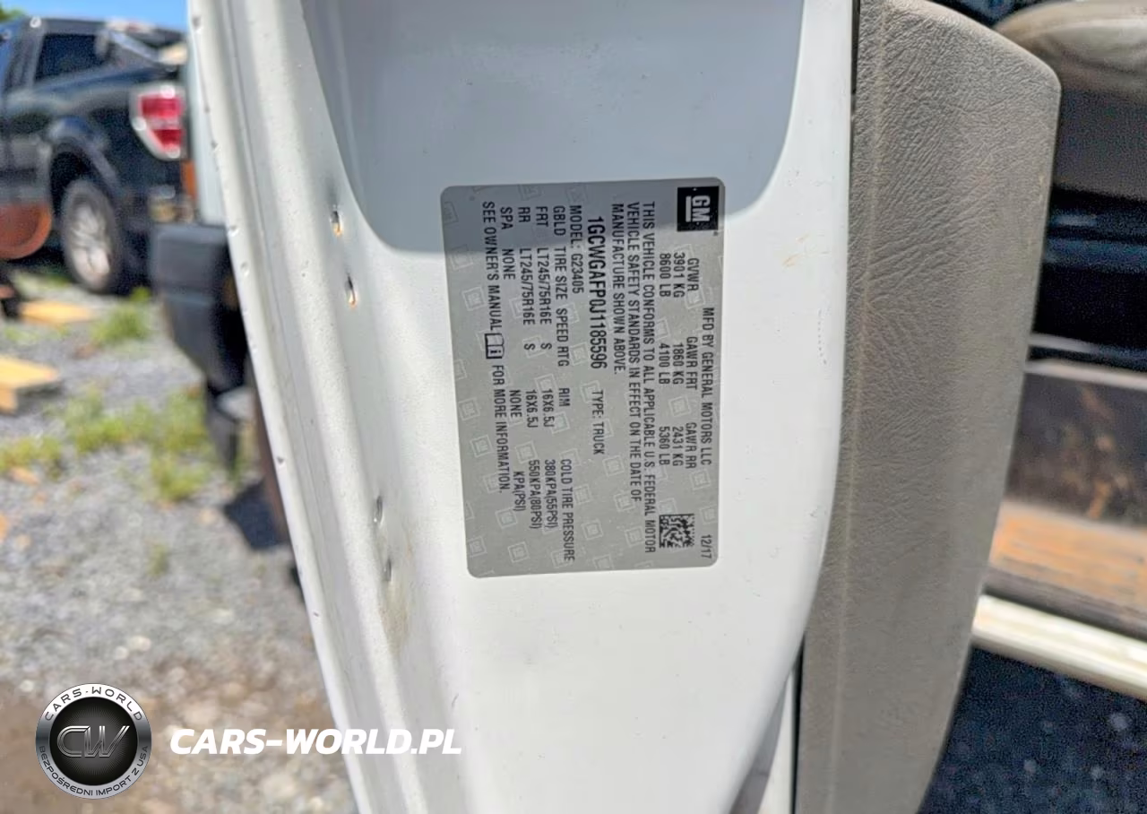 2018 Chevrolet Express 2500 Work Van VIN:1GCWGAFP0J1185596 - 10