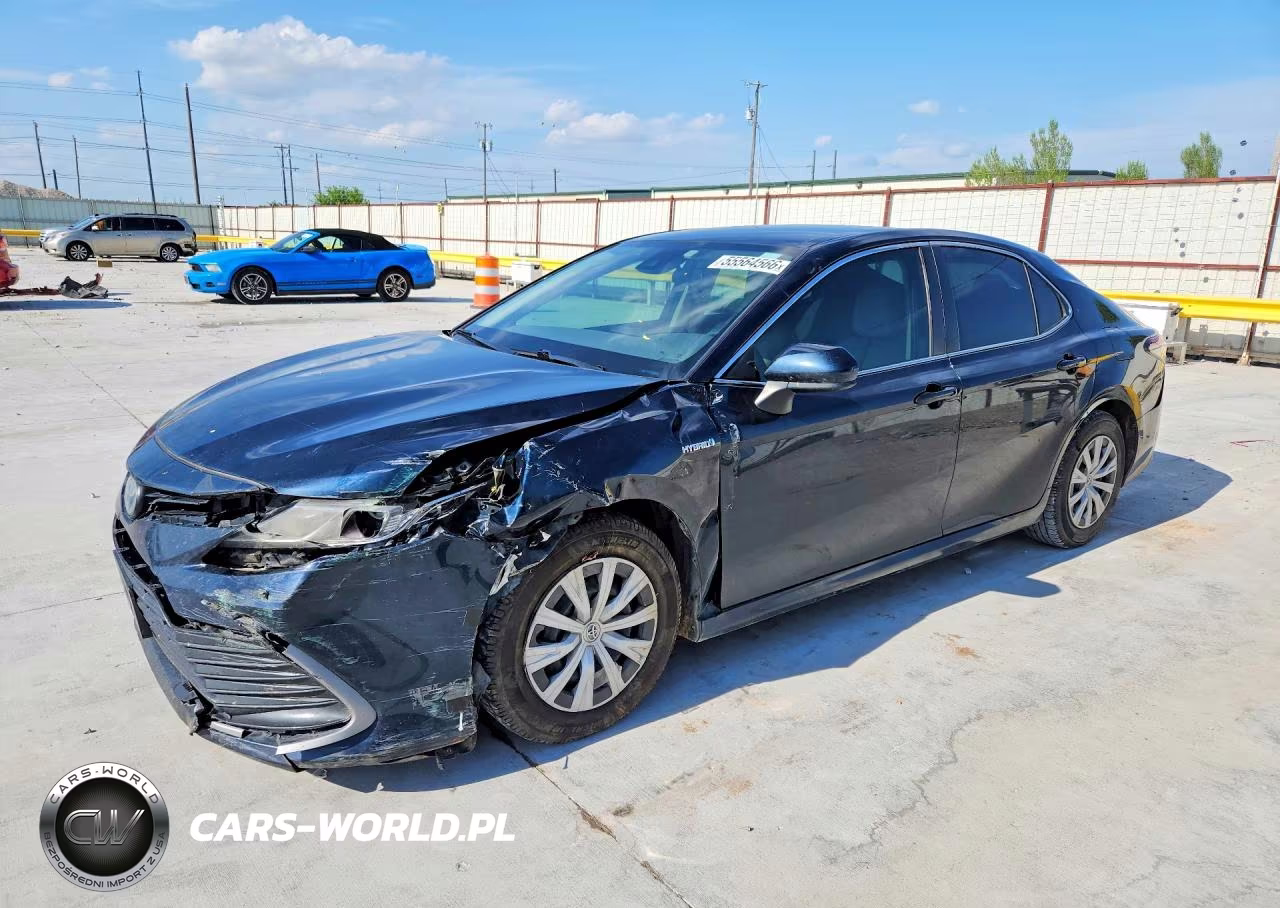 2021 Toyota Camry Le – zdjęcie 1 z 13