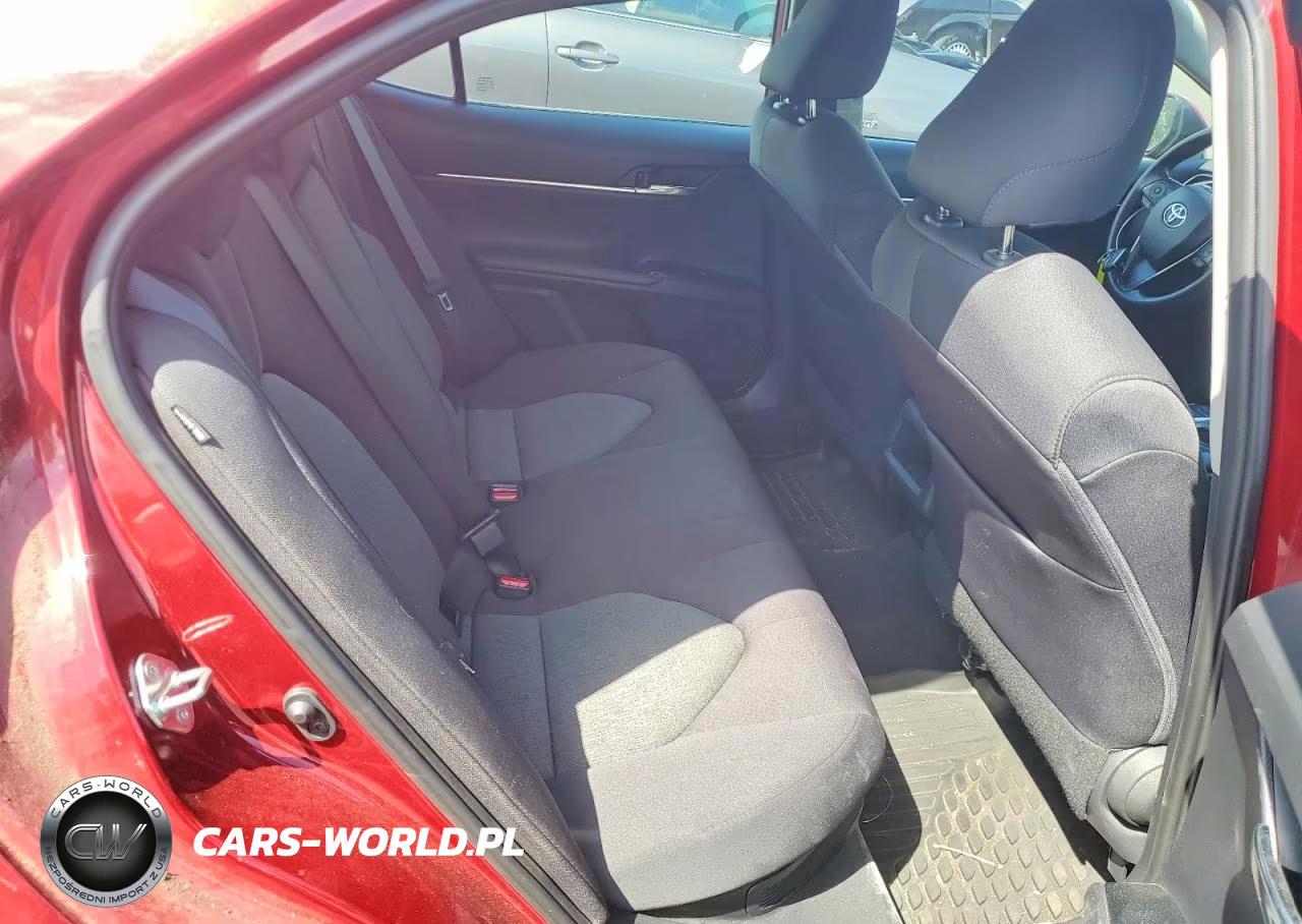 2019 Toyota Camry Le VIN:4T1B31HK1KU516788 - 10
