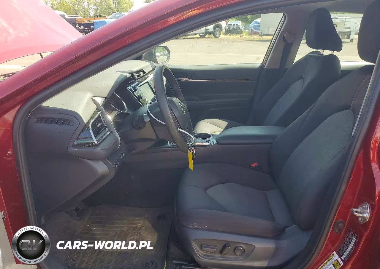 2019 Toyota Camry Le VIN:4T1B31HK1KU516788 - 7