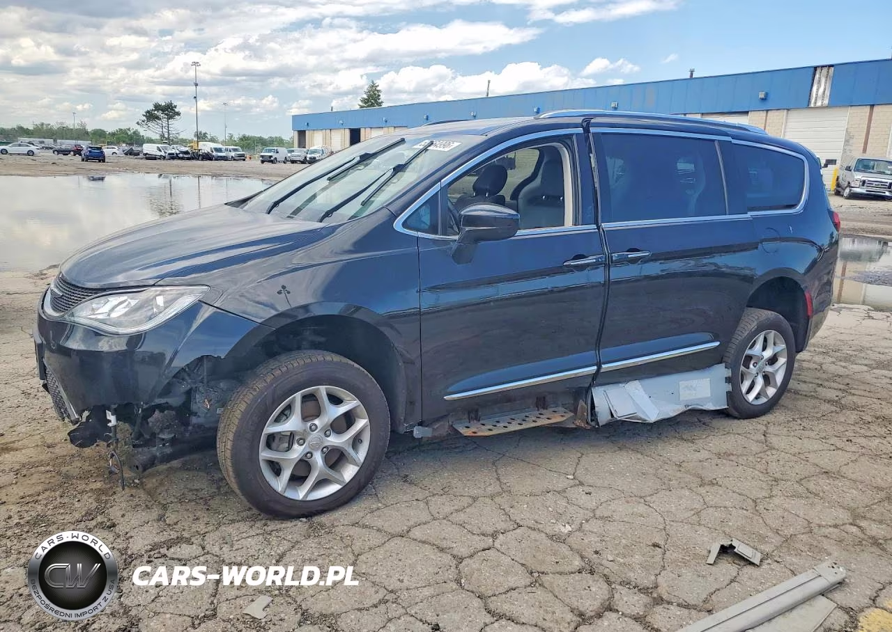 2018 Chrysler Pacifica Touring L – zdjęcie 1 z 13