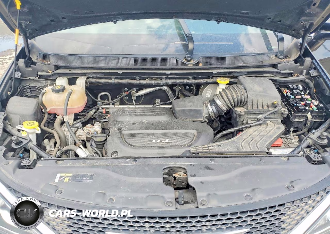 2018 Chrysler Pacifica Touring L VIN:2C4RC1BG8JR314923 - 12