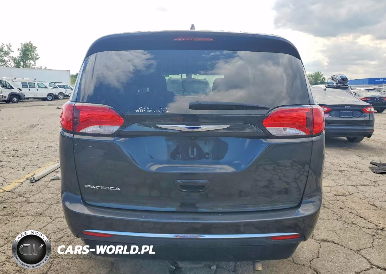 2018 Chrysler Pacifica Touring L VIN:2C4RC1BG8JR314923 - 6