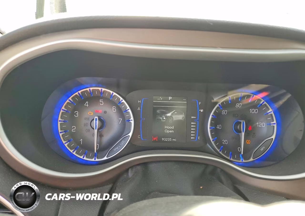 2018 Chrysler Pacifica Touring L VIN:2C4RC1BG8JR314923 - 9