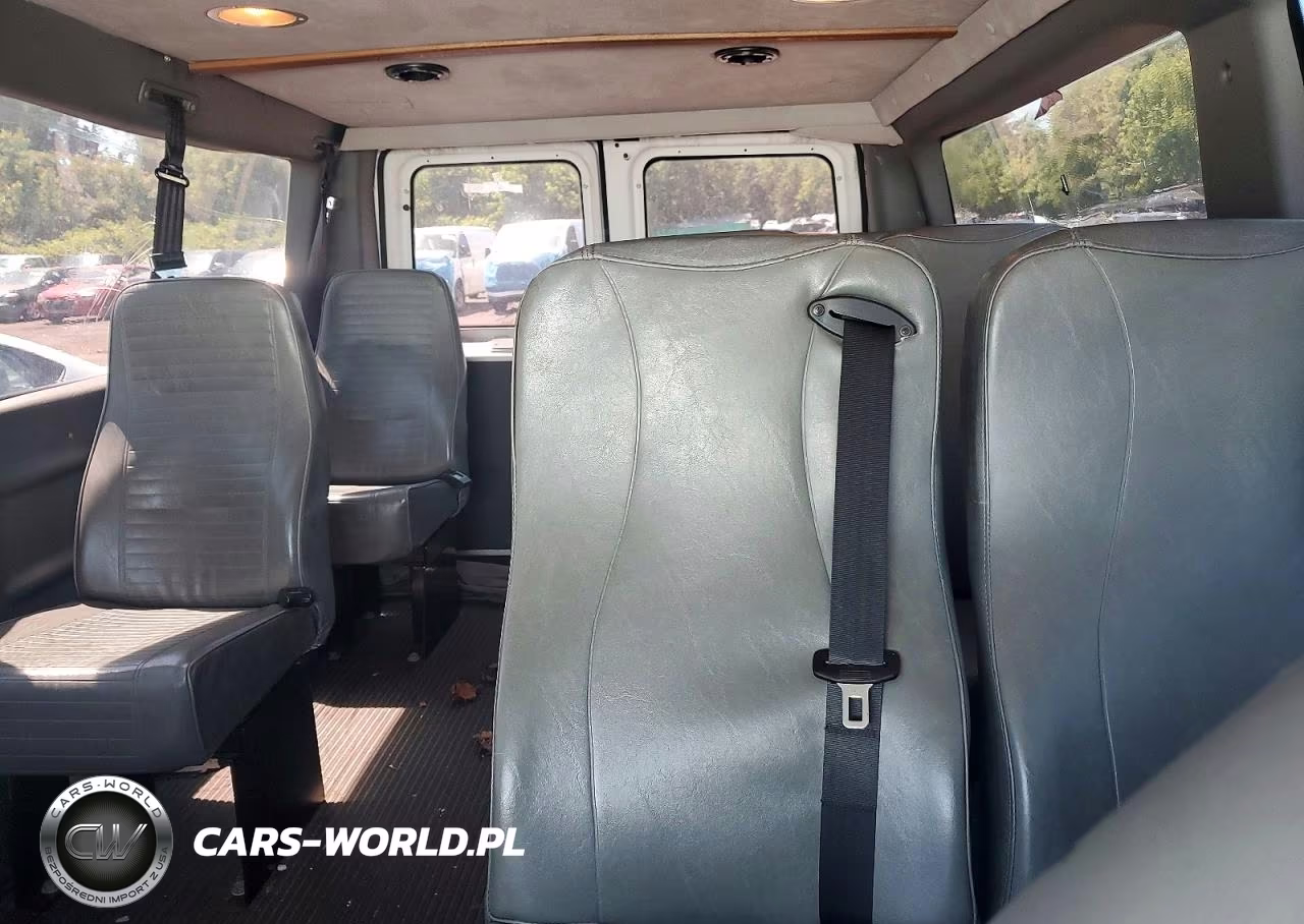 2009 Ford Econoline E250 Van VIN:1FTNE24W99DA18990 - 10