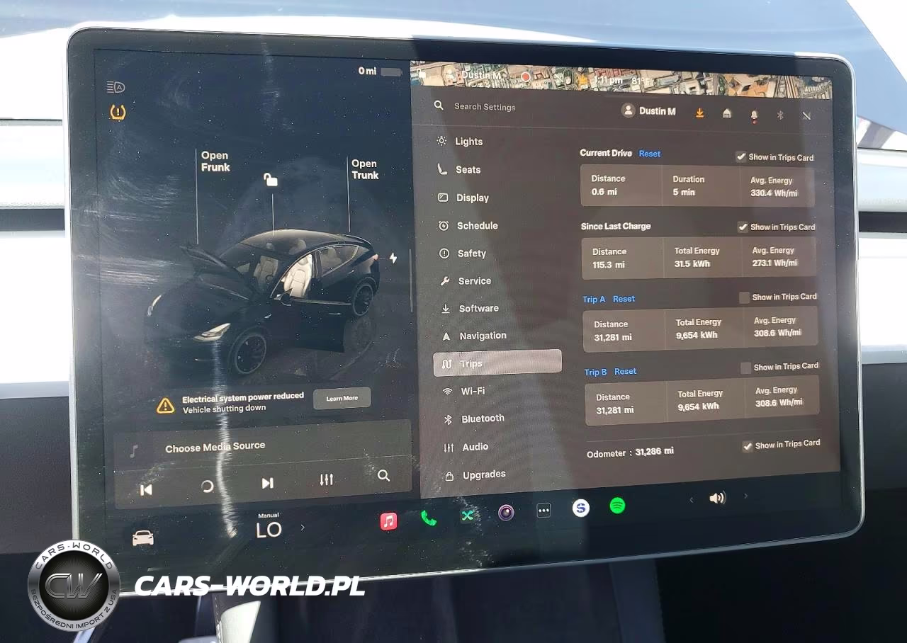 2023 Tesla Model Y VIN:7SAYGDEF7PF899196 - 9