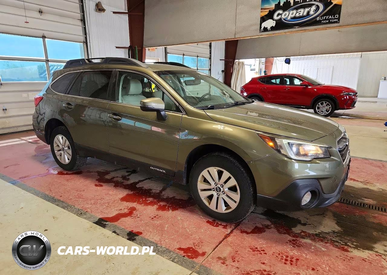 2019 Subaru Outback 2.5I Premium VIN:4S4BSAFC7K3352032 - 4