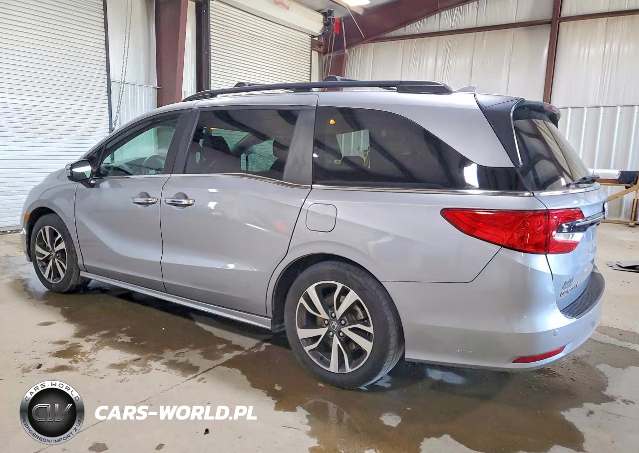 2022 Honda Odyssey Touring VIN:5FNRL6H82NB041573 - 2