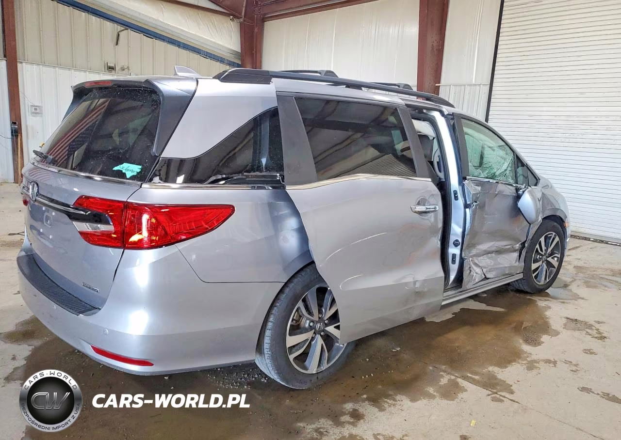 2022 Honda Odyssey Touring VIN:5FNRL6H82NB041573 - 3