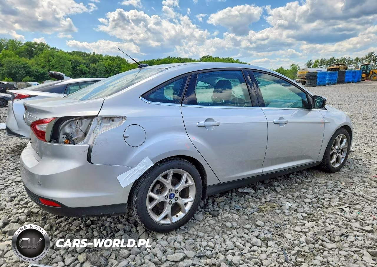 2012 Ford Focus Sel VIN:1FAHP3H22CL381395 - 3