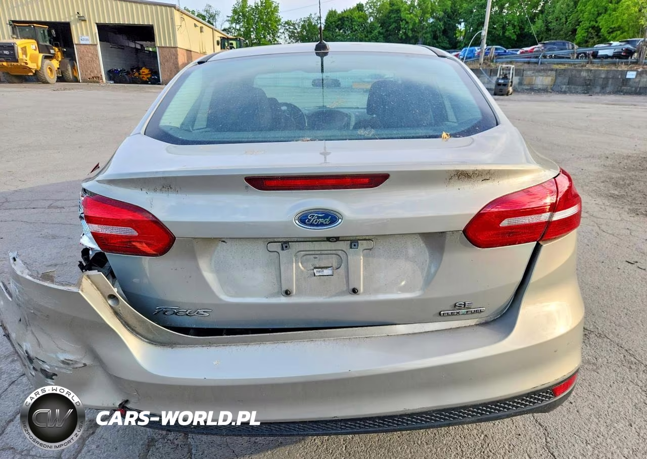 2015 Ford Focus Se VIN:1FADP3F25FL228466 - 6