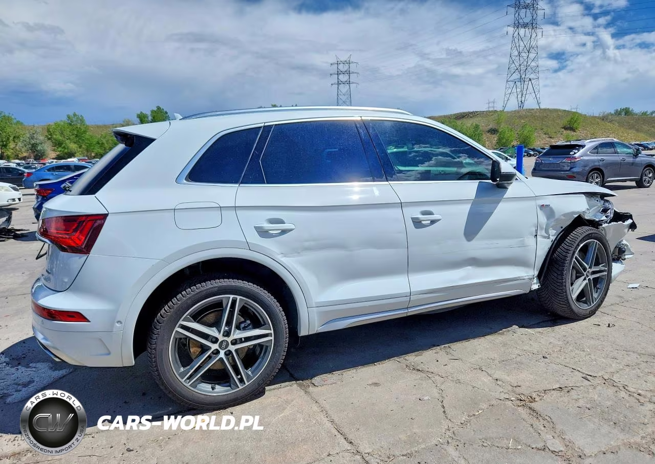 2021 Audi Q5 E Prestige VIN:WA1F2BFY7M2044062 - 3