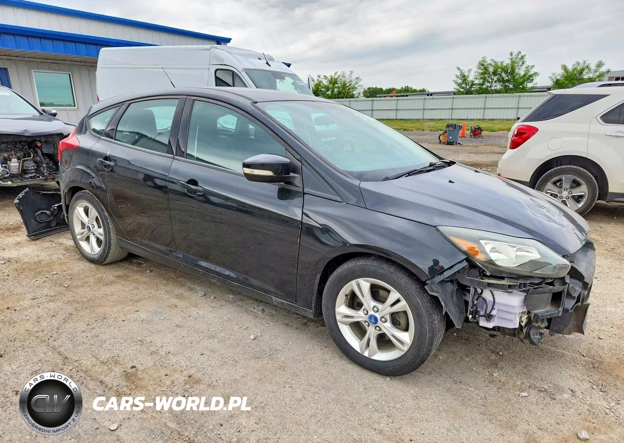 2014 Ford Focus Se VIN:1FADP3K20EL178662 - 4