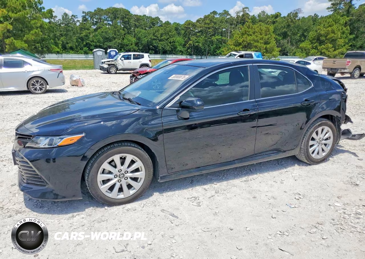 2018 Toyota Camry Le – zdjęcie 1 z 12