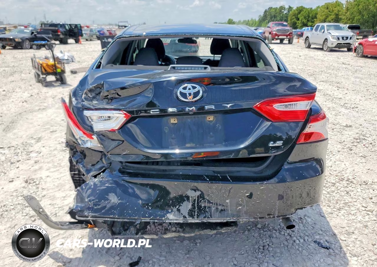 2018 Toyota Camry Le VIN:4T1B11HK9JU062715 - 6