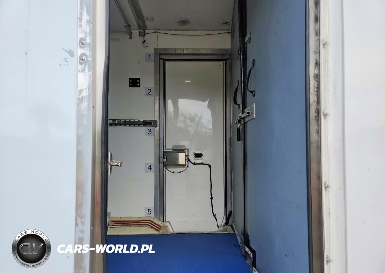 2021 Ford Transit Delivery Truck VIN:1FDBW5Z83MKA84298 - 11