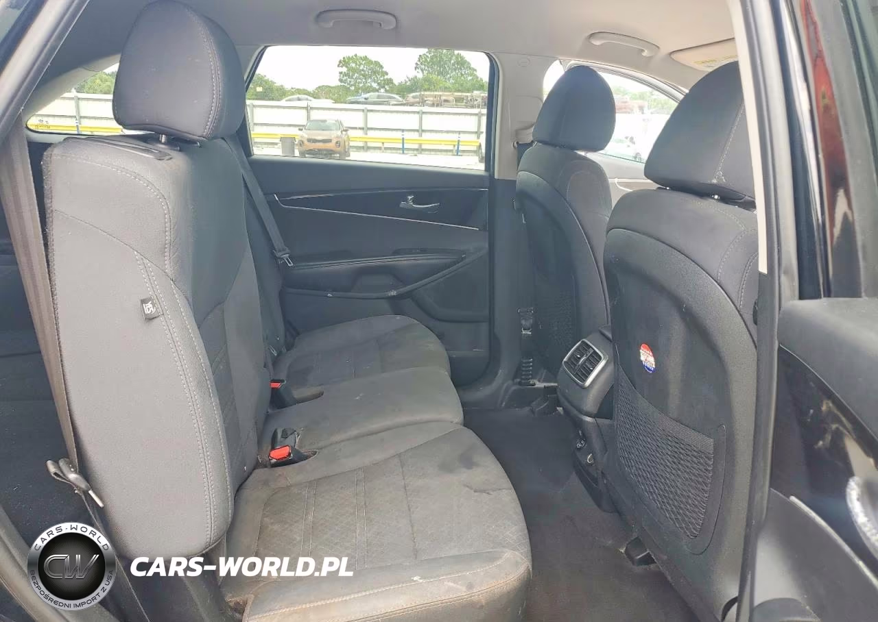 2019 Kia Sorento Lx VIN:5XYPG4A37KG524205 - 11