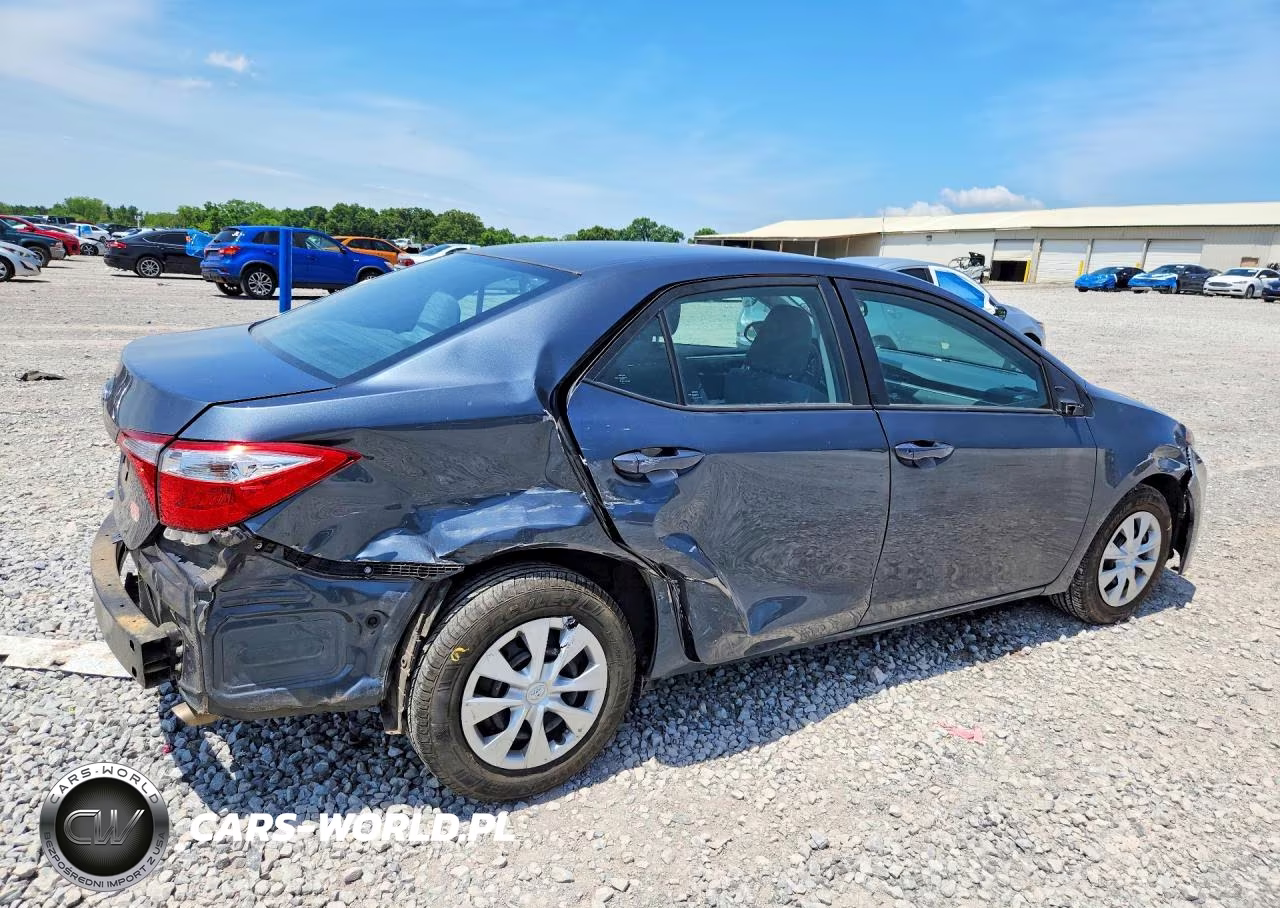2015 Toyota Corolla Deluxe Sport VIN:2T1BURHE8FC384285 - 3