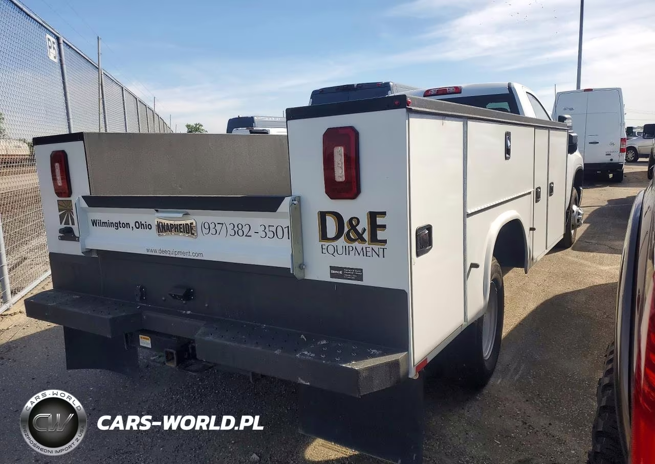 2025 Chevrolet Silverado K3500 VIN:1GB3KSE70SF142054 - 3