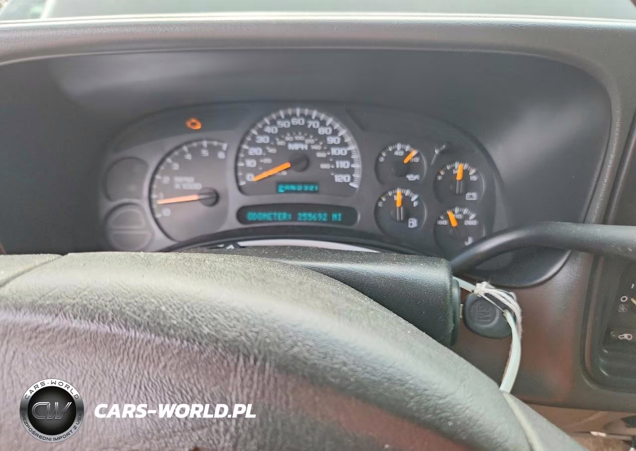 2003 Chevrolet Tahoe C1500 VIN:1GNEC13V83R105712 - 9
