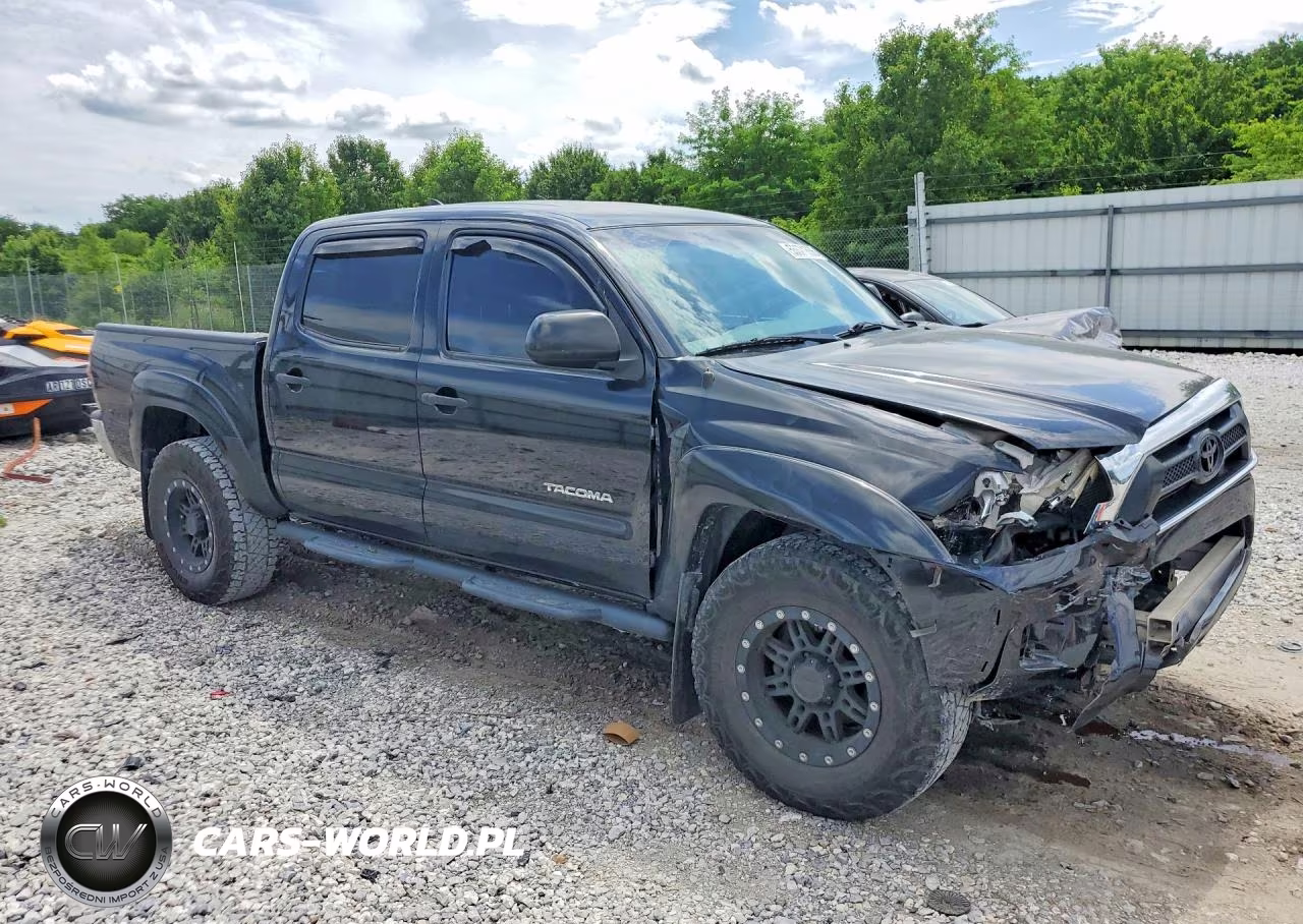 2015 Toyota Tacoma V6 VIN:5TFLU4EN5FX141305 - 4