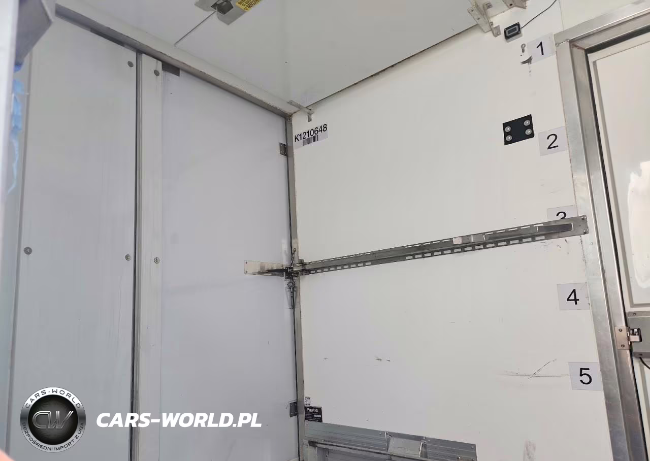 2024 Ford E350 Refrigerated Box Truck VIN:1FDWE3FN8RDD04324 - 10