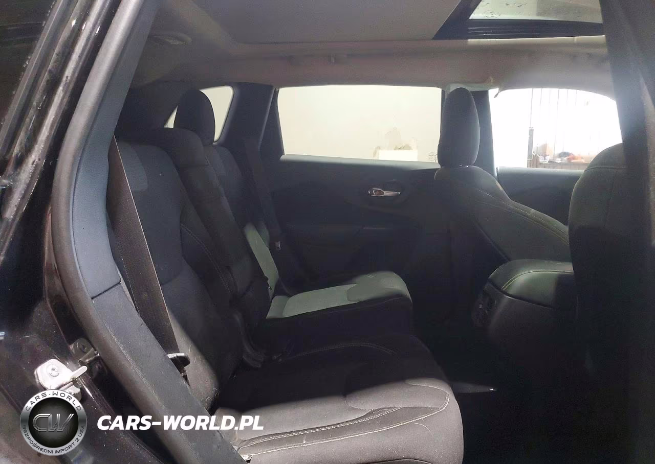 2015 Jeep Cherokee Latitude VIN:1C4PJMCB5FW502976 - 11