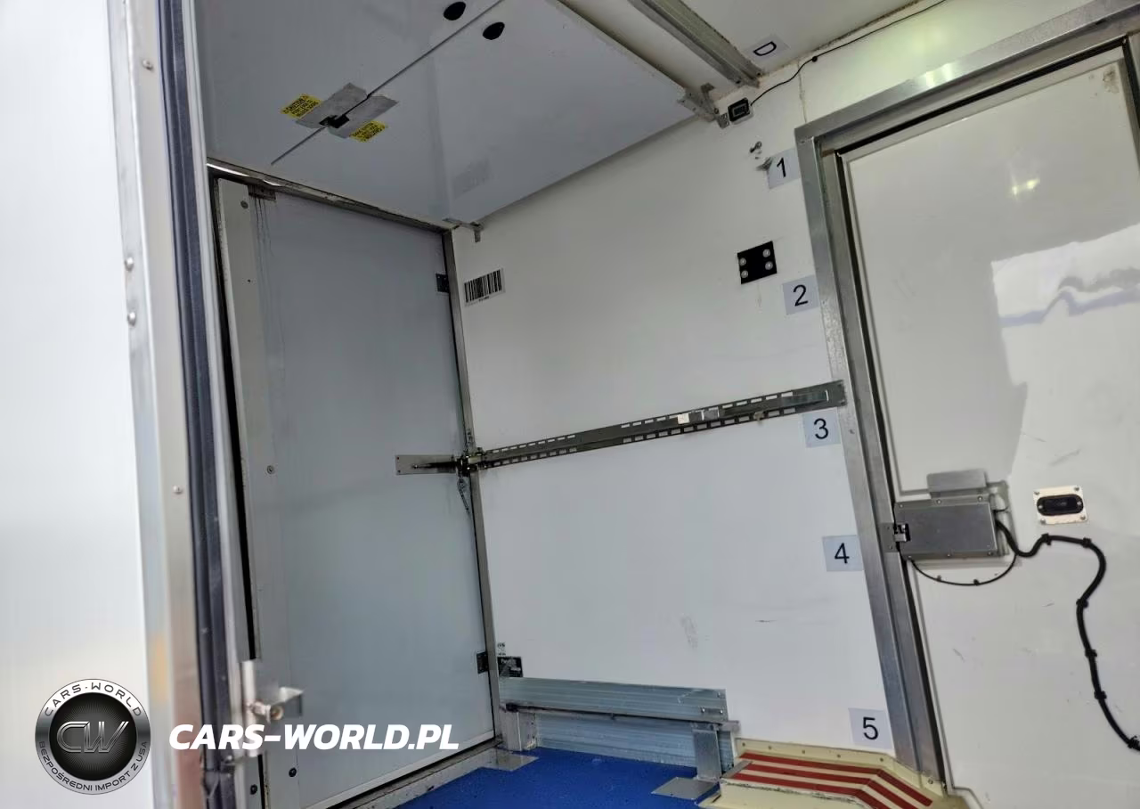 2022 Ford Transit Delivery Truck VIN:1FDBW5Z87NKA20217 - 10