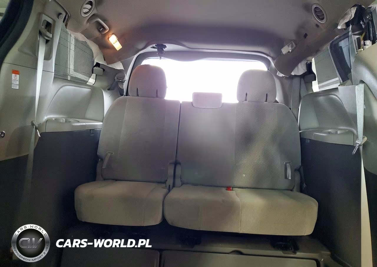 2015 Toyota Sienna Le VIN:5TDKK3DC8FS627771 - 10