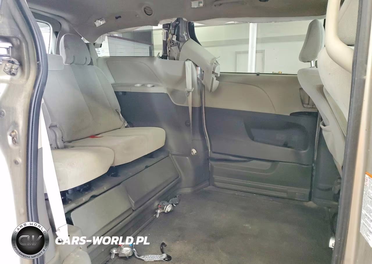 2015 Toyota Sienna Le VIN:5TDKK3DC8FS627771 - 11