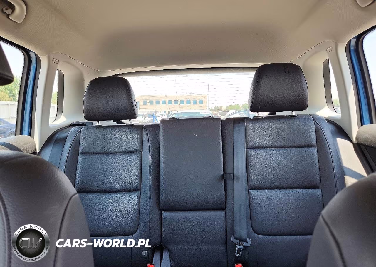 2017 Volkswagen Tiguan S VIN:WVGBV7AX4HW511097 - 10