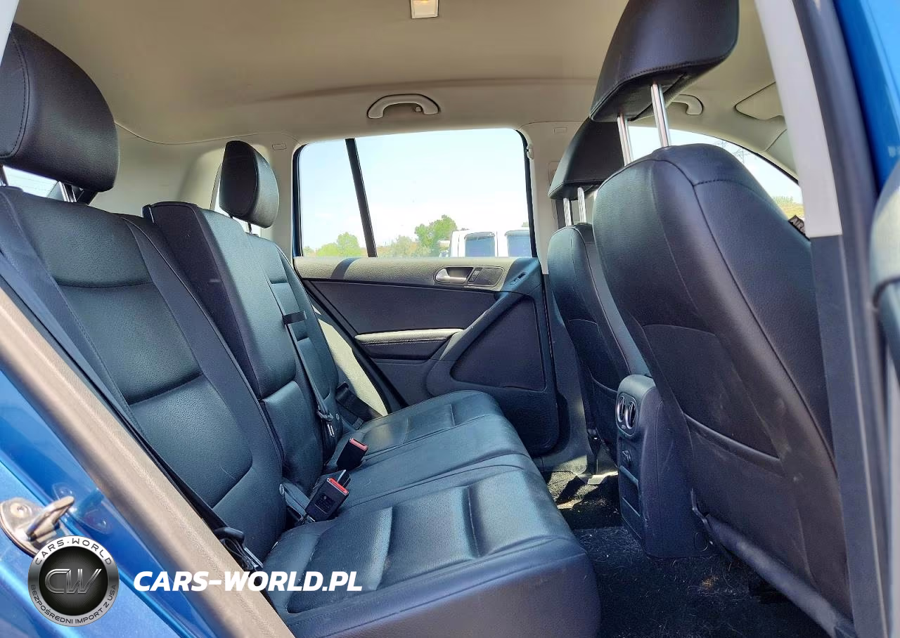 2017 Volkswagen Tiguan S VIN:WVGBV7AX4HW511097 - 11