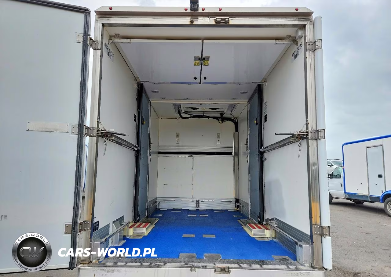 2023 Ford E350 Refrigerated Box Truck VIN:1FDWE3FK1PDD09741 - 10
