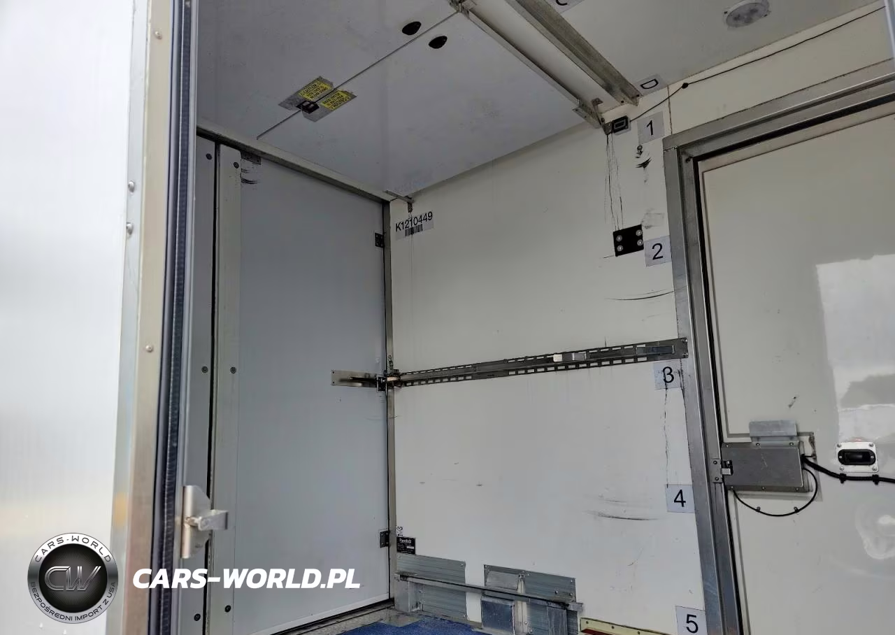 2023 Ford E350 Refrigerated Box Truck VIN:1FDWE3FKXPDD09740 - 10