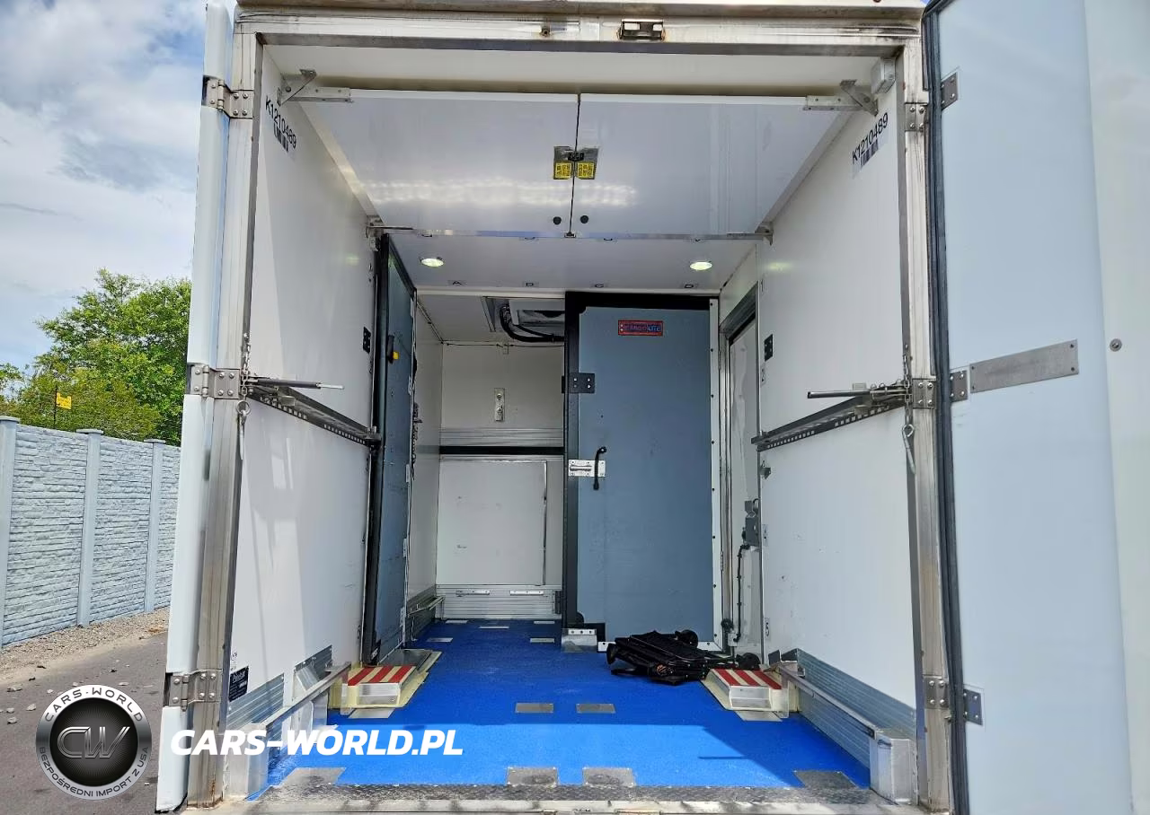 2023 Ford E350 Refrigerated Box Truck VIN:1FDWE3FK3PDD14715 - 10