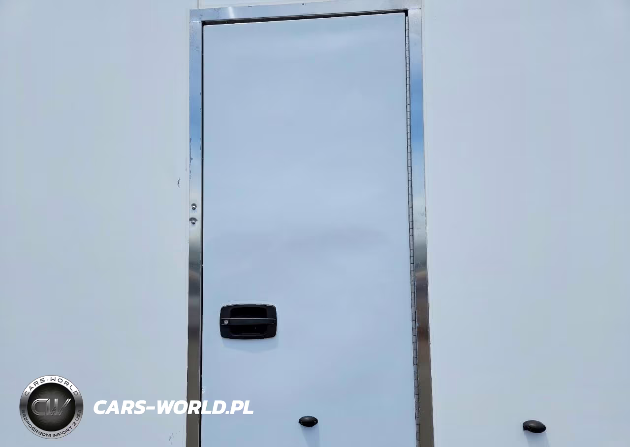 2023 Ford E350 Refrigerated Box Truck VIN:1FDWE3FKXPDD14758 - 11