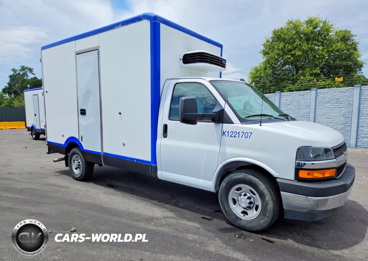 2021 Chevrolet Express Refrigerated Box Truck VIN:1GB0GSF77M1305530 - 4