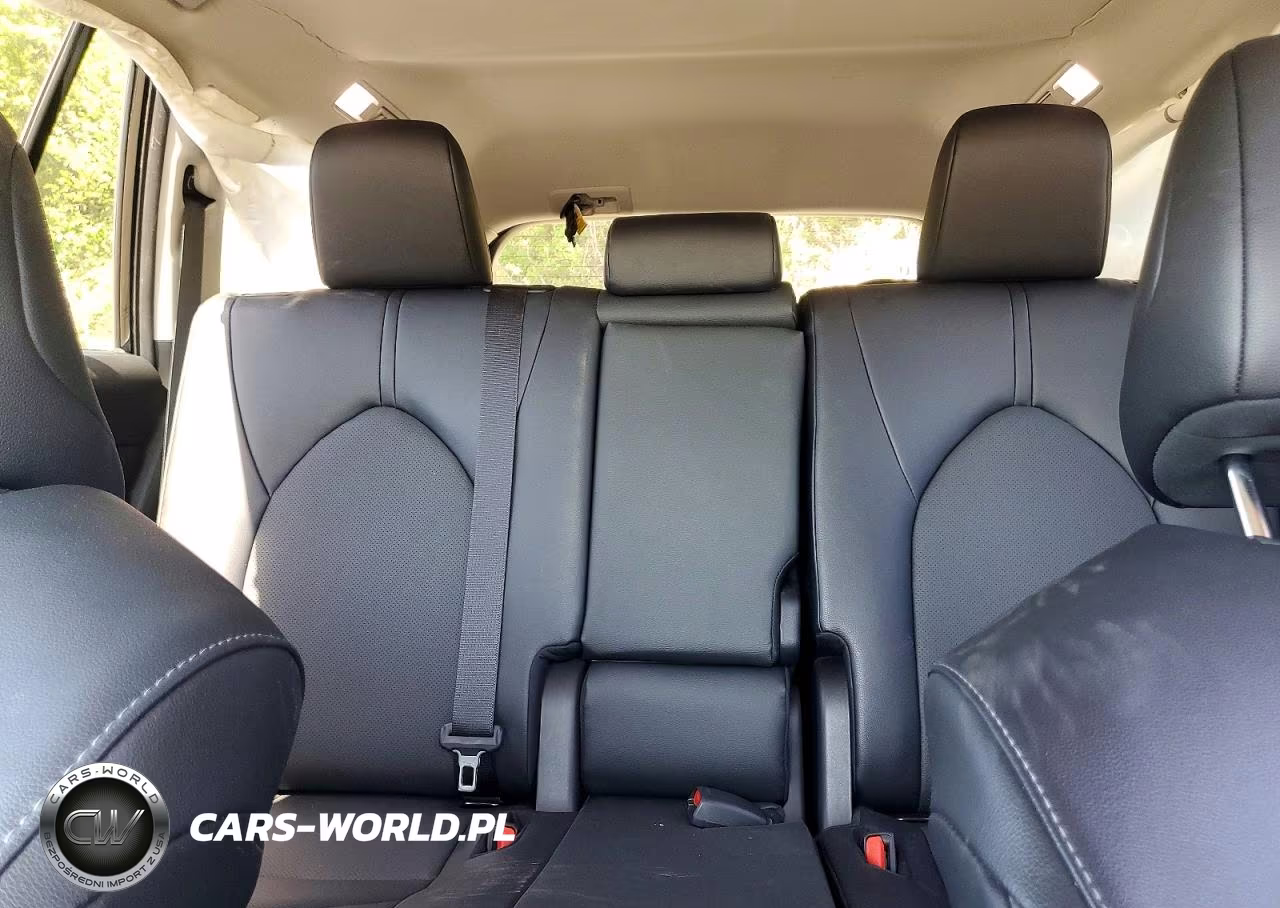 2025 Toyota Grand Highlander Xle VIN:5TDAAAB56SS087757 - 10