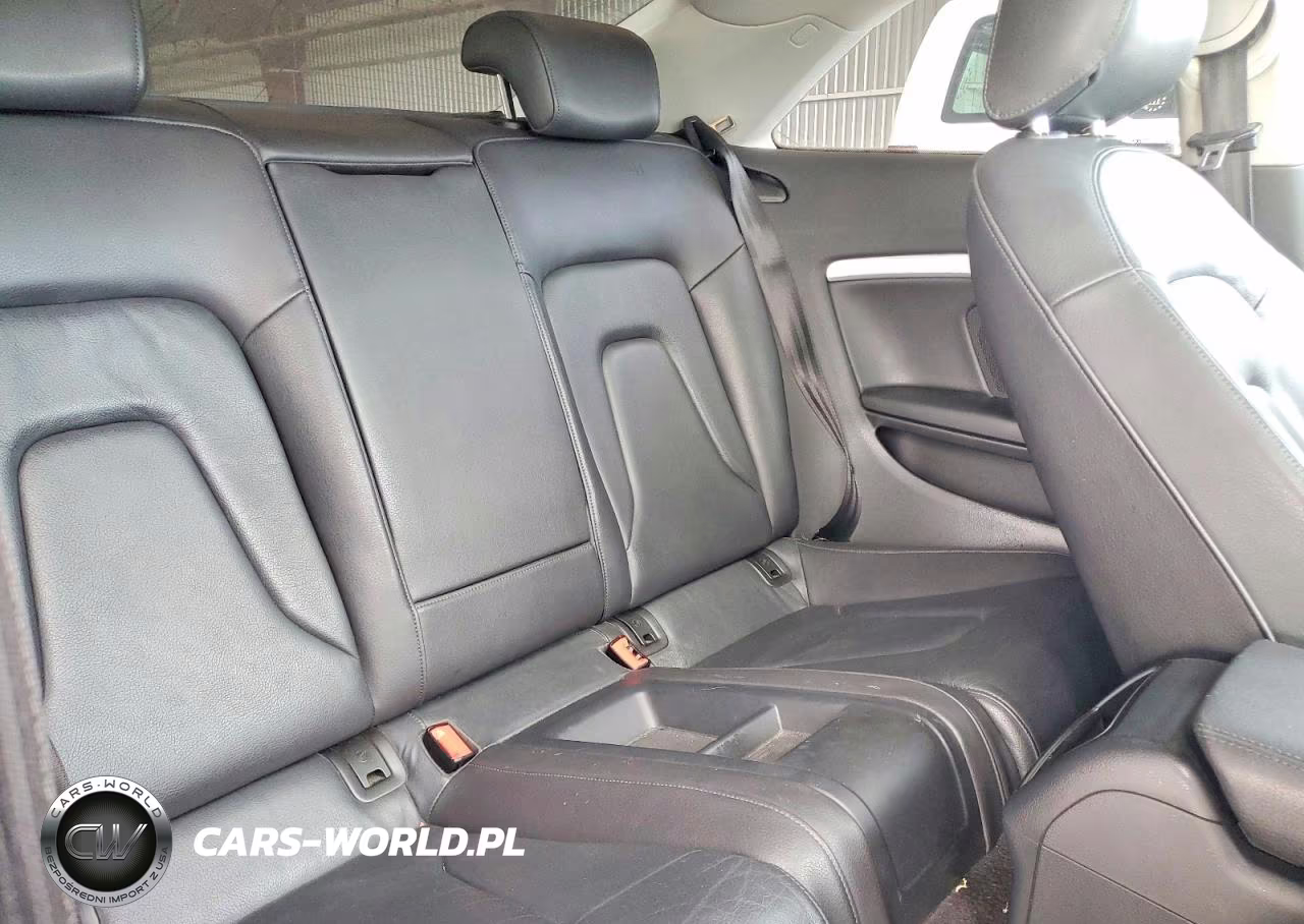 2011 Audi A5 Premium VIN:WAUCFAFR1BA004446 - 10
