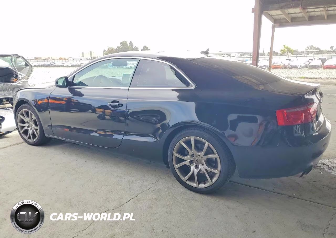 2011 Audi A5 Premium VIN:WAUCFAFR1BA004446 - 2